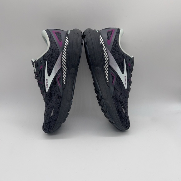 Brooks Womens Adrenaline Black Running Shoes Sneakers size 8.5 - Picture 2 of 7